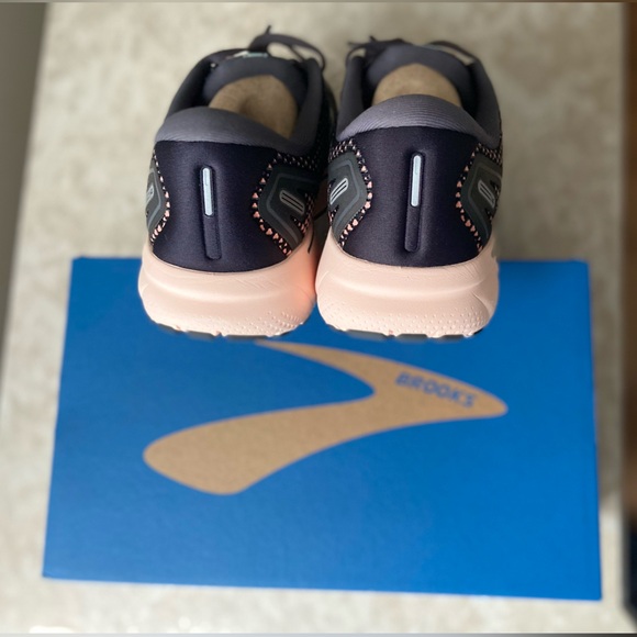 Brooks Women’s Ghost 14 Running Shoes Size 10.5 Black/Pearl/Peach - Picture 2 of 6